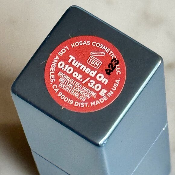 Kosas Weightless Lip Color Nourishing Satin Lipstick | Turned On | NEW MAKEUP - Picture 3 of 5